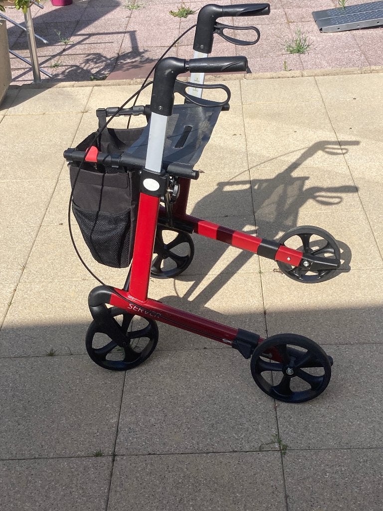 Rehasense rollator rood, Diversen, Rollators, Zo goed als nieuw, Lichtgewicht, Opvouwbaar, Ophalen