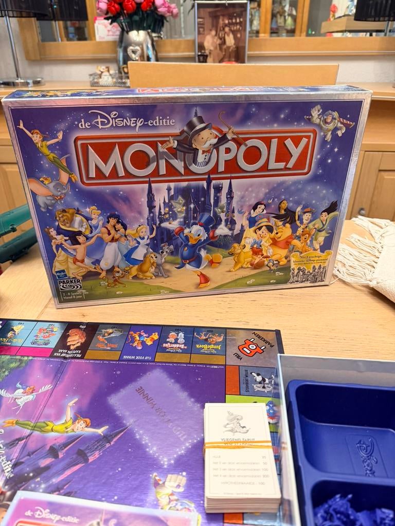 Monopoly disney als nieuw, Hobby en Vrije tijd, Gezelschapsspellen | Bordspellen, Ophalen of Verzenden, Zo goed als nieuw