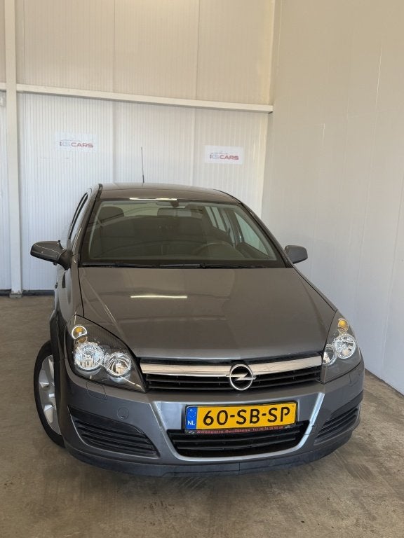 Opel Astra 1.4 Edition automaat! (bj 2005), Auto's, Opel, Gebruikt, 4 cilinders, Startonderbreker, 49 €/maand