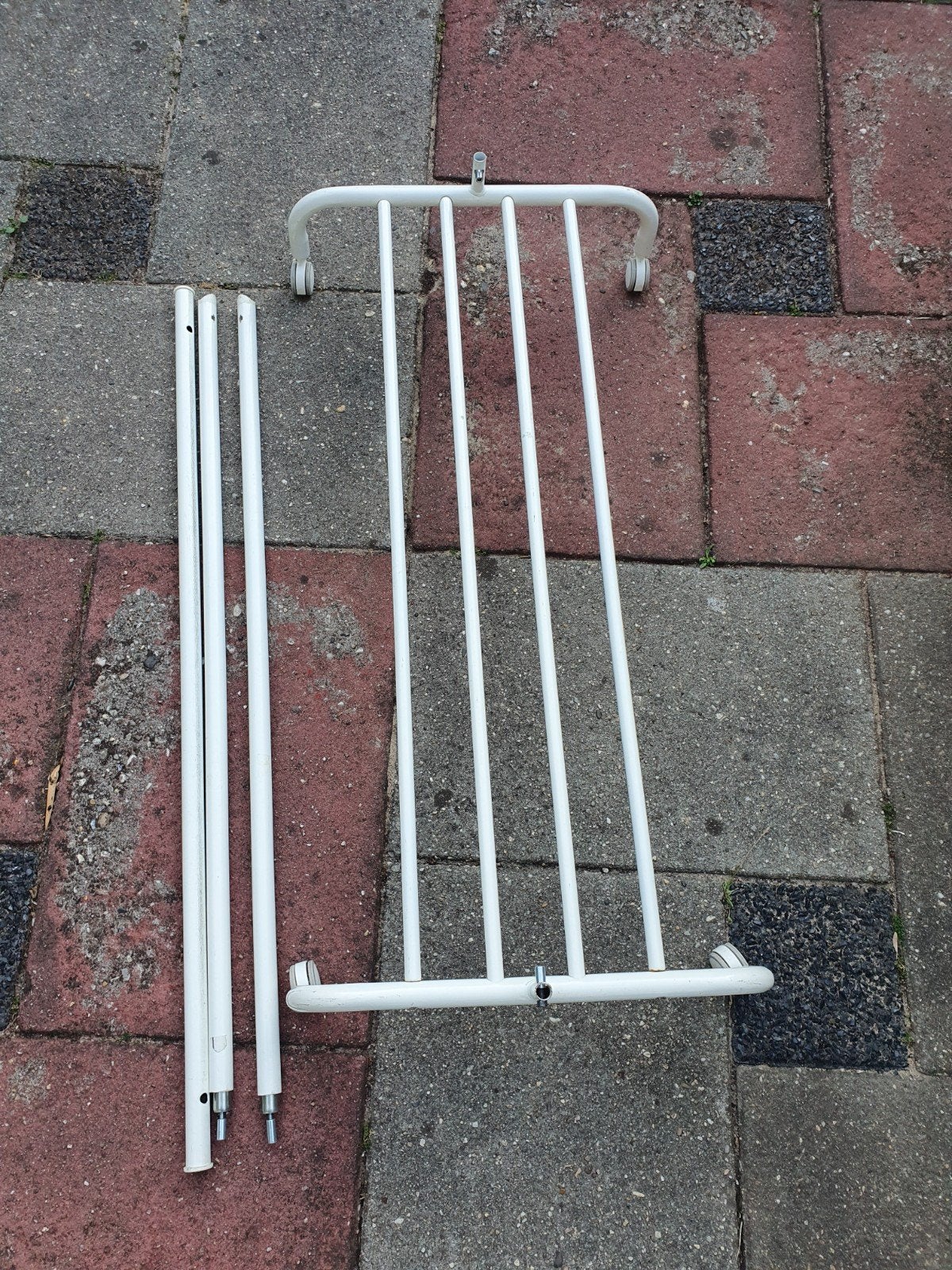 IKEA RIGGA Kledingrek - Wit, Verstelbaar, Met Wielen, Ophalen, Met wielen, Gebruikt