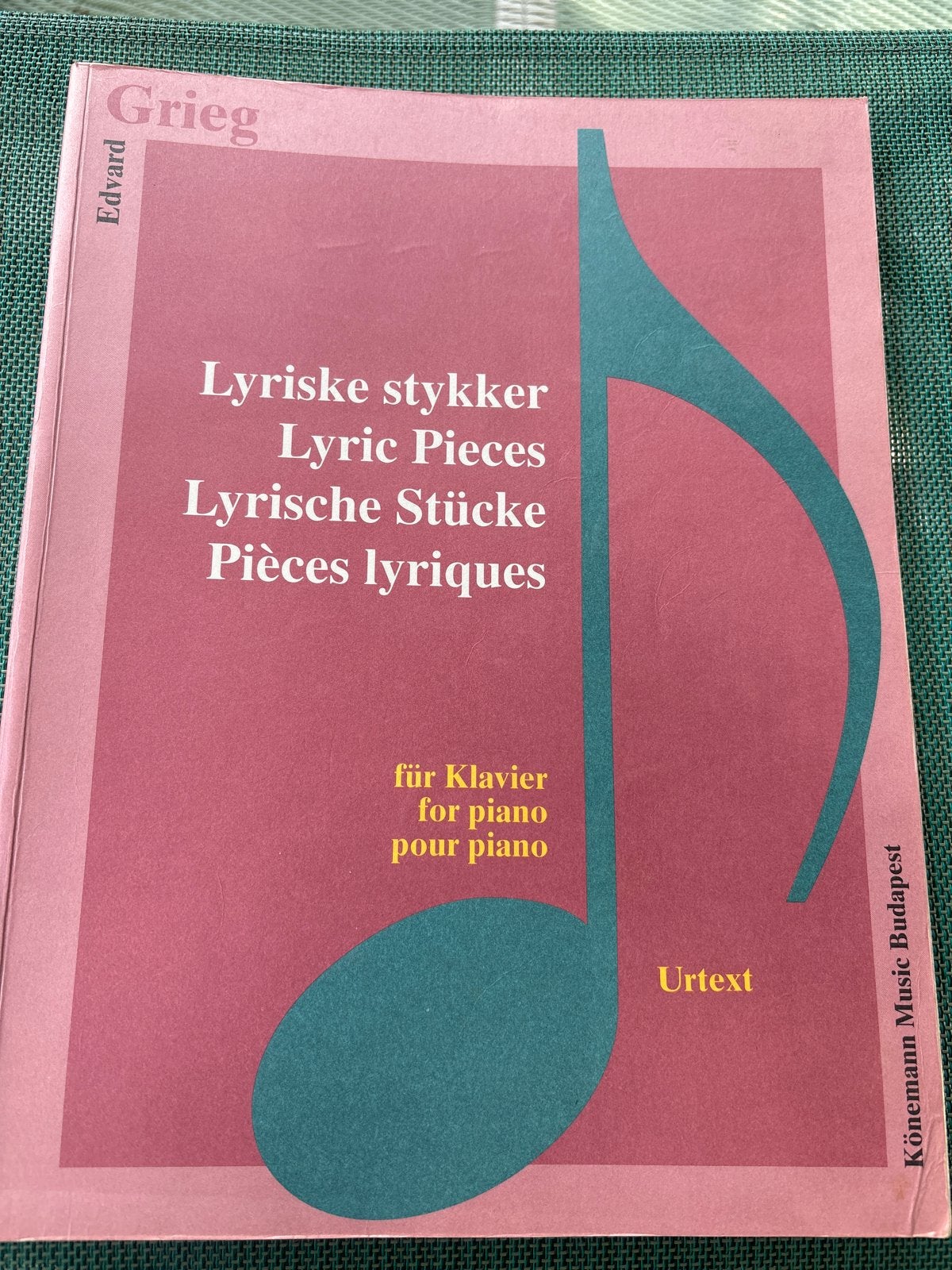 Edvard Grieg - Lyrische Stukken (Lyric Pieces) voor piano, Muziek en Instrumenten, Klassiek, Ophalen of Verzenden, Zo goed als nieuw