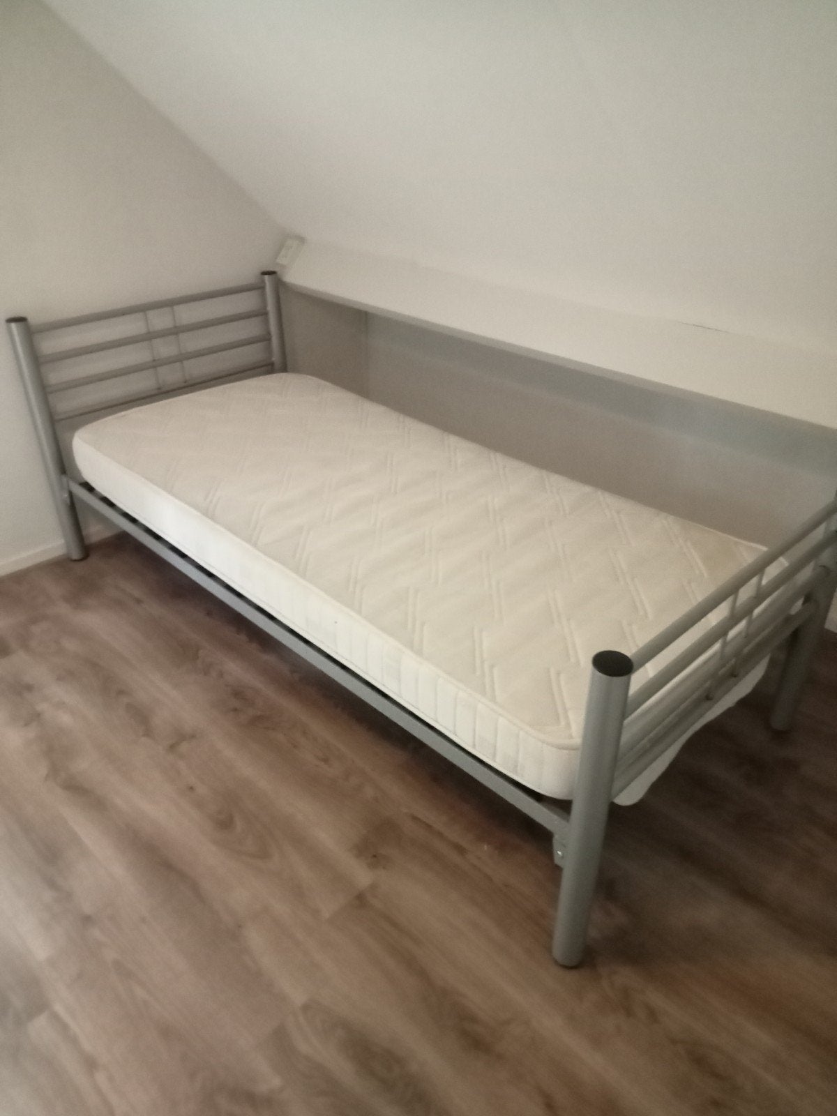 1persoons bed, Ophalen of Verzenden, Eenpersoons, Metaal, 90 cm
