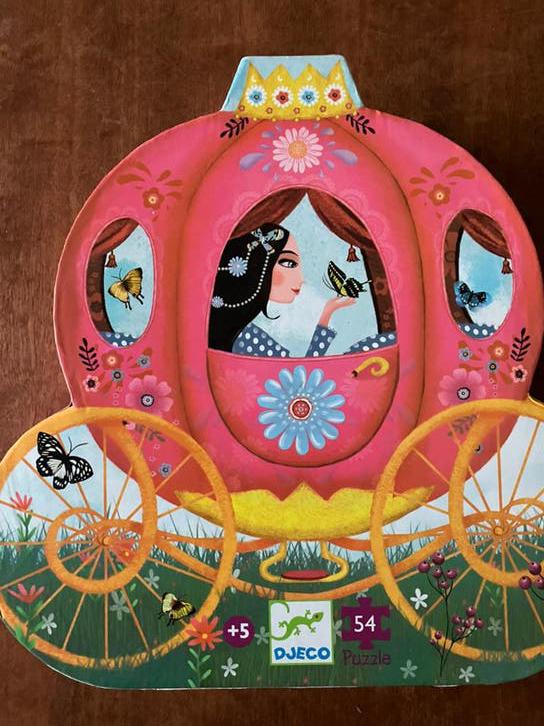 Djeco vloer puzzel De koets van Elise 54 stukken, Ophalen of Verzenden, 10 tot 50 stukjes, Zo goed als nieuw