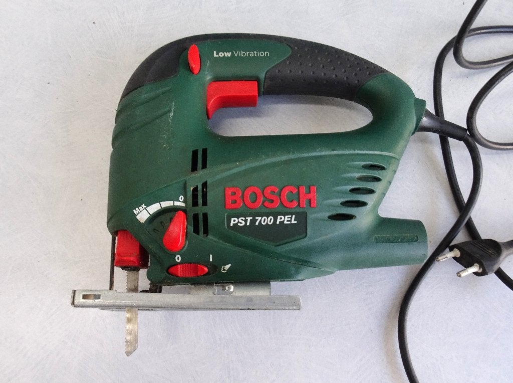 Te koop Bosch decoupeerzaag in koffer., Gebruikt, Decoupeerzaag, Ophalen of Verzenden, 30 tot 70 mm