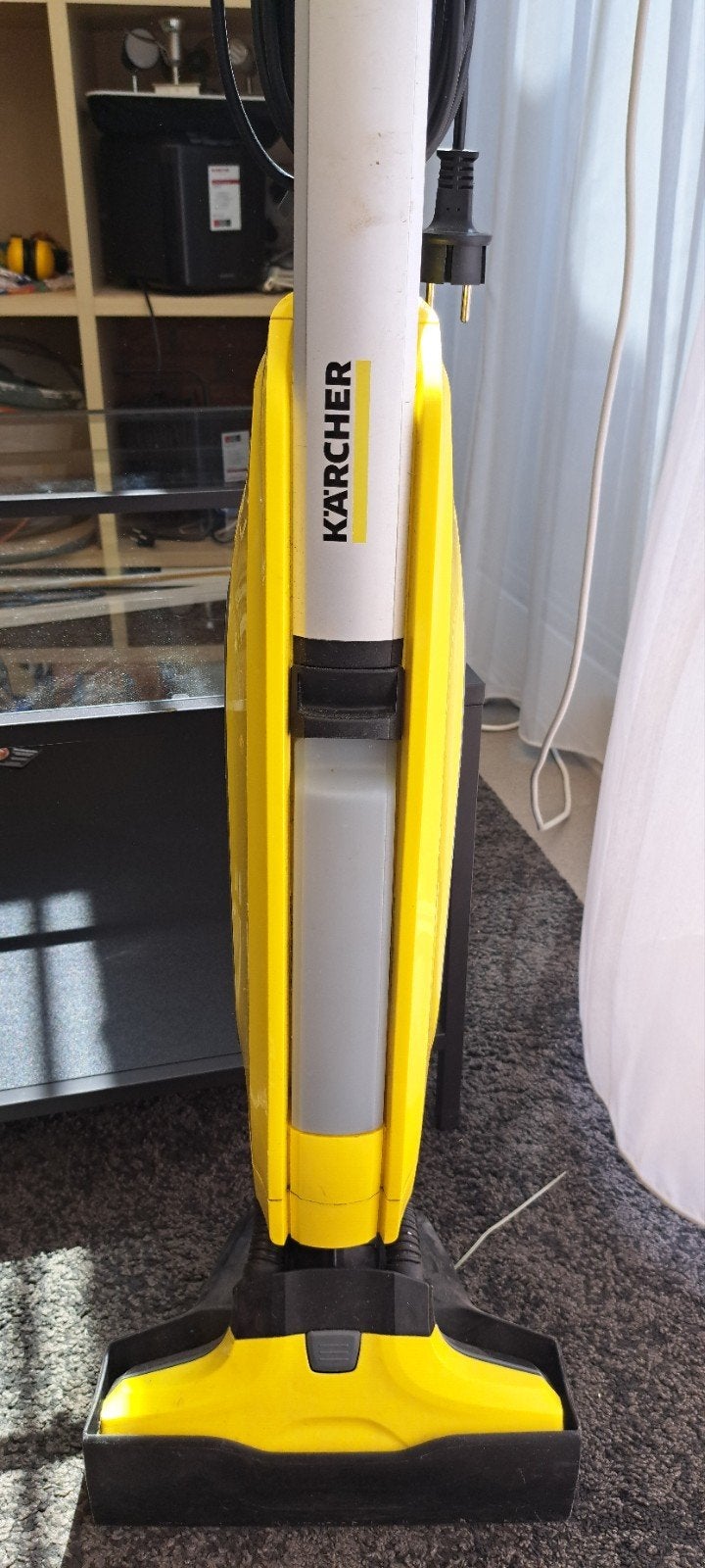 Kärcher Vloerreiniger / zuiger., Ophalen, Kärcher, Zo goed als nieuw, Vloerreiniger