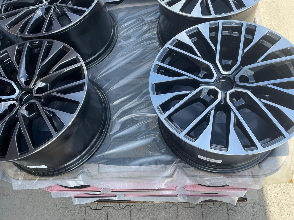 Audi e-tron GT RS velgen 20 inch 4J3601025CF titanium NIEUW, Info@fabrikant.eu, Fabrikantstraat 1
1000 AA  Amsterdam, NL, Ophalen of Verzenden