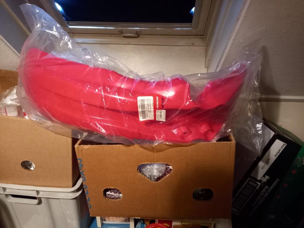 NOS Honda MTX R2 125 200 Spatbord Rood Origineel, Ophalen of Verzenden, Nieuw