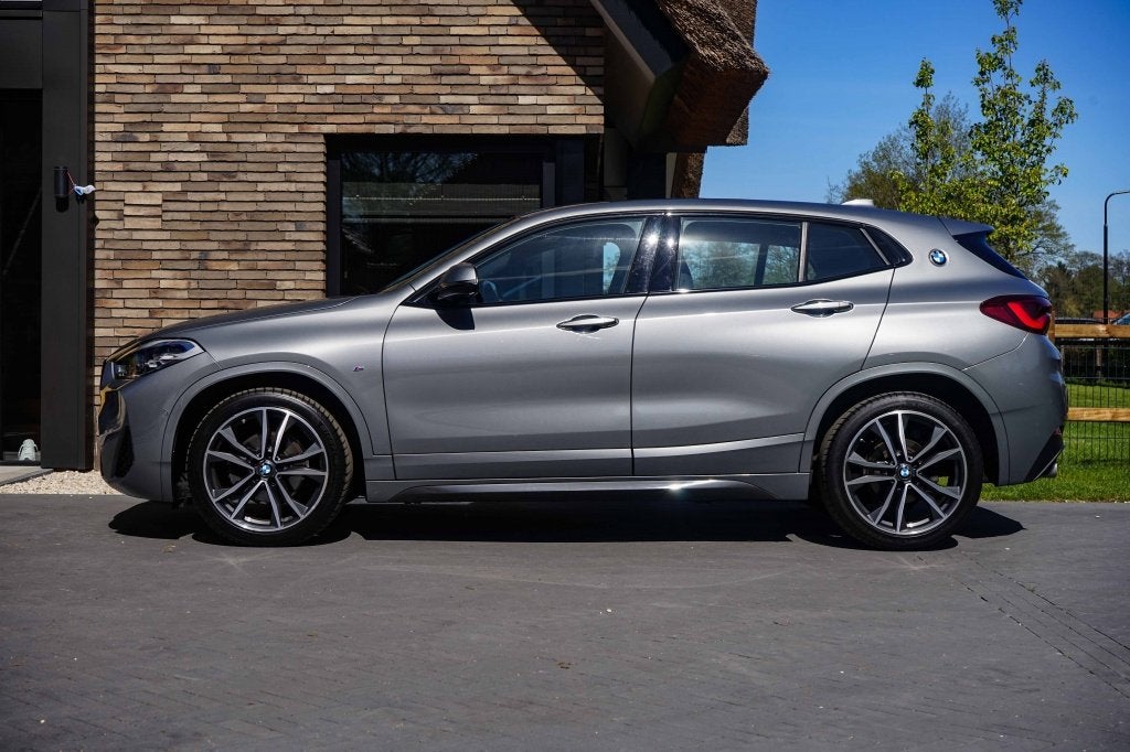 BMW X2 sDrive 18i M-Sport shadow-line 136PK (bj 2022), Automaat, Gebruikt, Euro 6, Met garantie (alle)