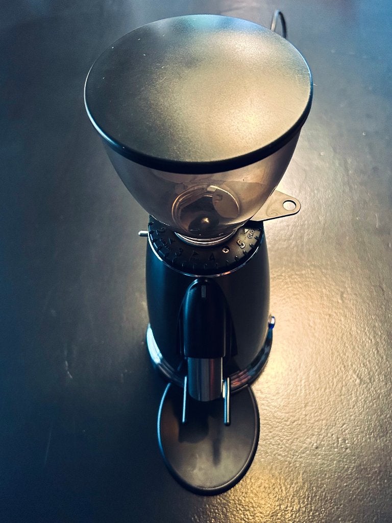 Macap M2M gereviseerde koffiemolen chrome nieuwe maalstenen., Ophalen, Zo goed als nieuw, Macap, Koffiebonen