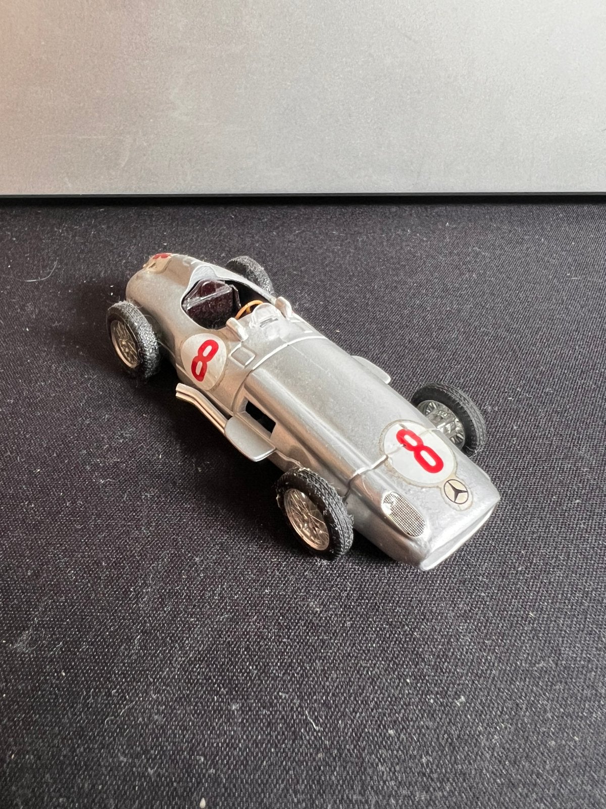 Mercedes-Benz W196 #8 – vintage schaalmodel, Ophalen of Verzenden, Zo goed als nieuw, Auto