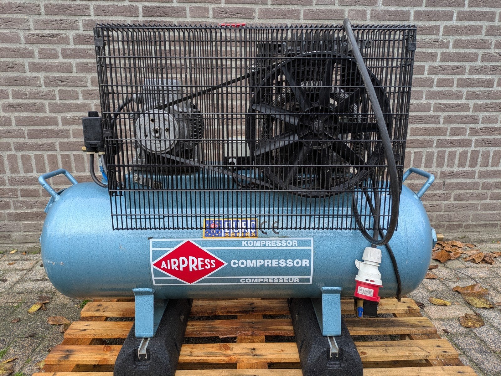 Airpress K100-450 compressor met elektronische aftapper, Doe-het-zelf en Verbouw, 100 liter of meer, Ophalen, Zo goed als nieuw