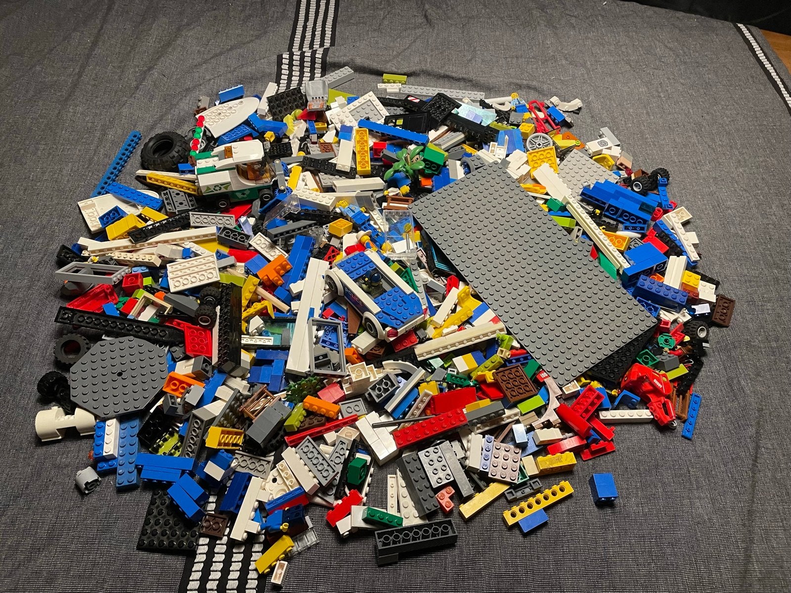 Grote partij diverse LEGO stenen en onderdelen 2,2 kg, Gebruikt, Lego, Ophalen of Verzenden, Inclusief accessoires