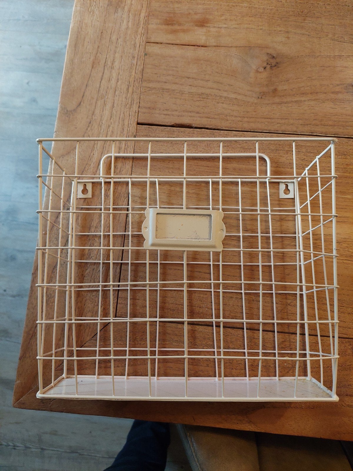 Metalen wandmandje - Crème, Huis en Inrichting, Geschikt voor wandmontage, Mand, Ophalen of Verzenden, Zo goed als nieuw