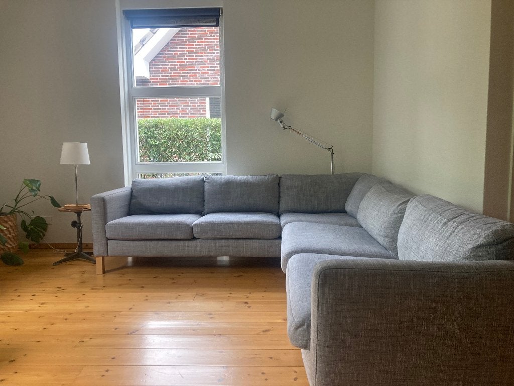 Gratis grijze hoekbank Karlstad, Ophalen, Gebruikt, 100 tot 125 cm, Hoekbank