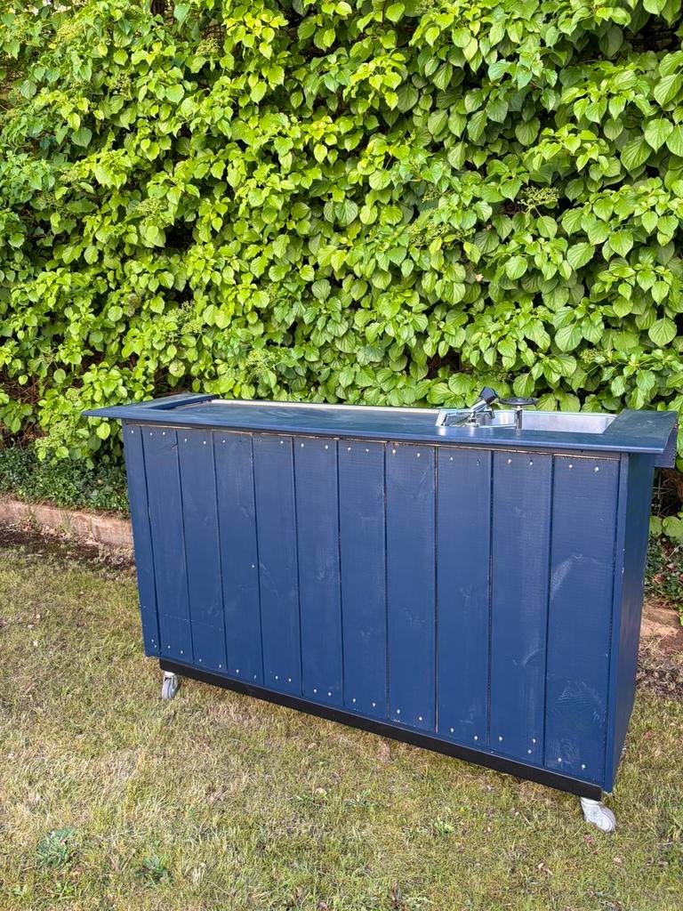 Verrijdbaar barmeubel / buitenbar met spoelbak – praktisch, Ophalen, Gebruikt