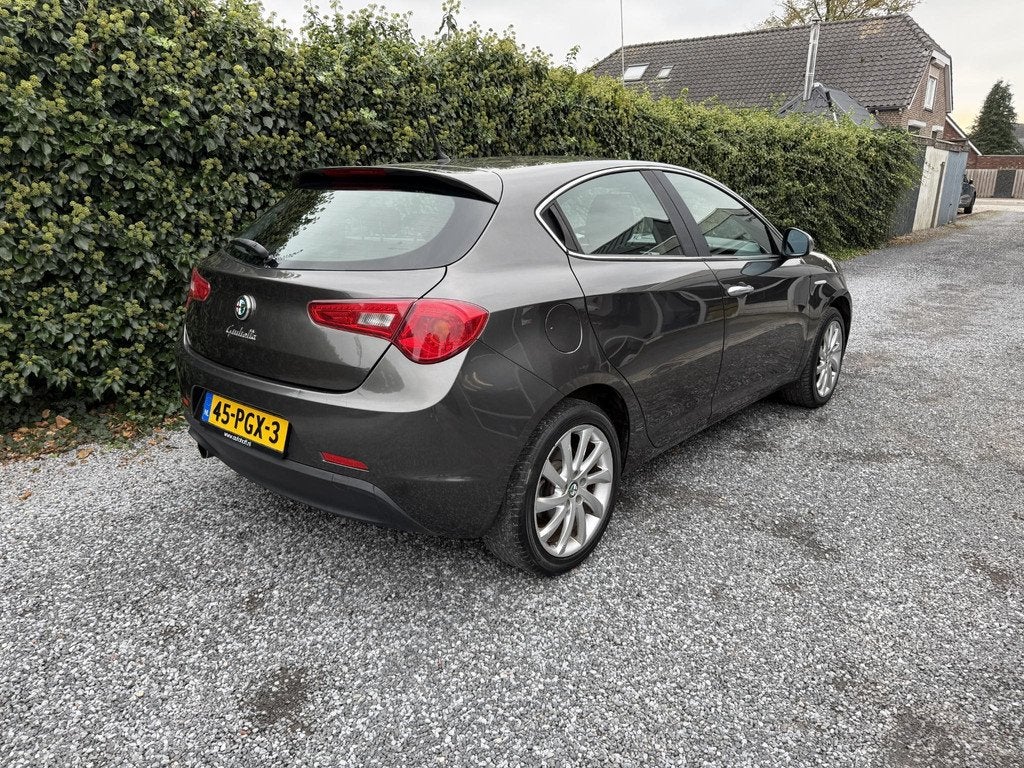 Alfa Romeo Giulietta 1.4 T Distinctive | Autom. Airco | Crui, Auto's, Alfa Romeo, Voorwielaandrijving, Stof, Gebruikt, Euro 6
