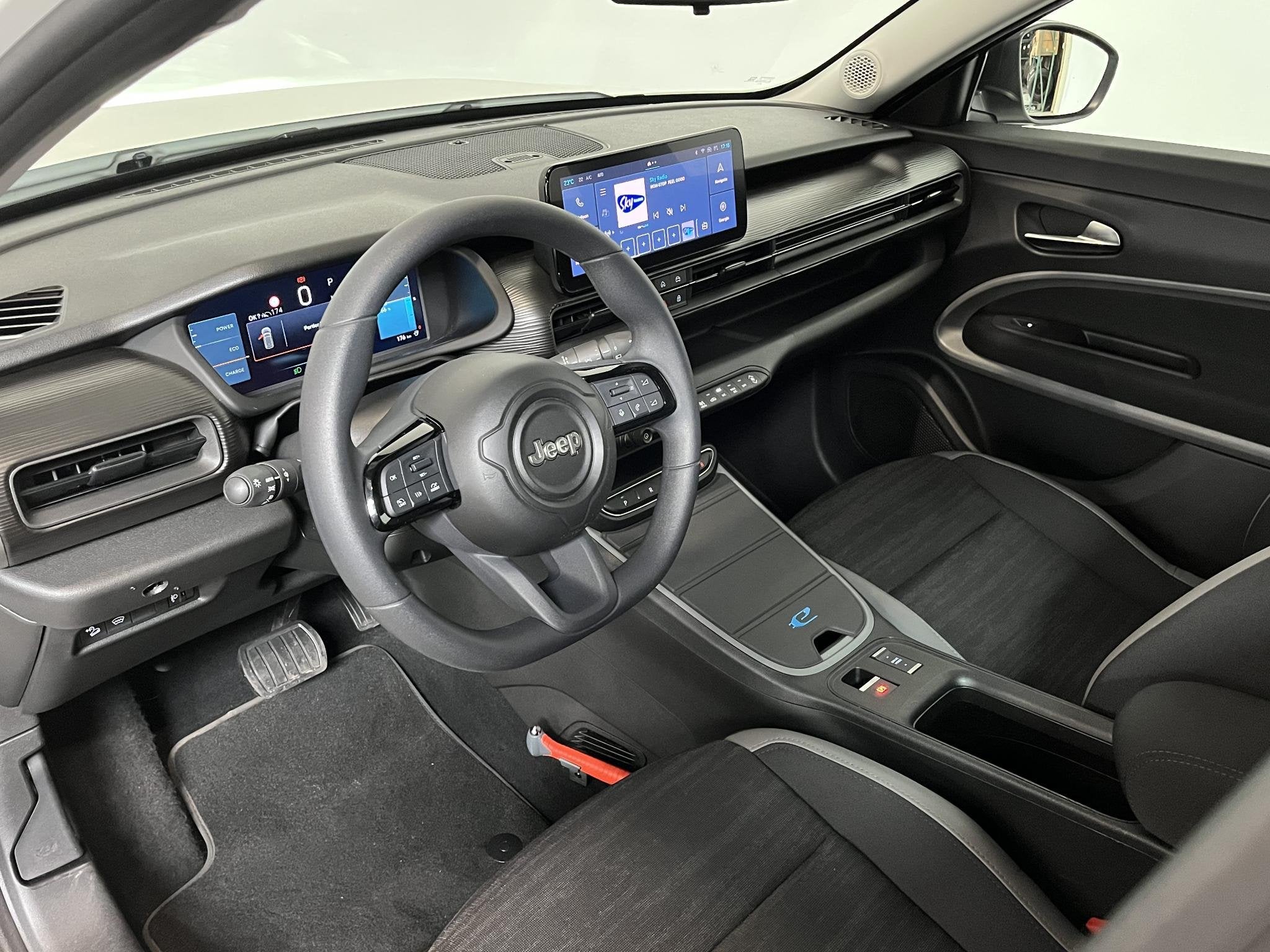 Jeep Avenger Longitude 54 kWh Navigatie Apple Carplay/ Andro, Auto's, Jeep, Stof, Gebruikt, 156 pk, Origineel Nederlands