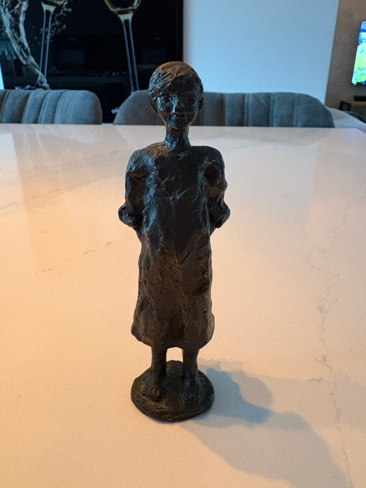 Bronzen beeld Corry Ammerlaan - Sophietje ( met pop ), Antiek en Kunst, Ophalen of Verzenden, Brons, Beeld, Vrouw