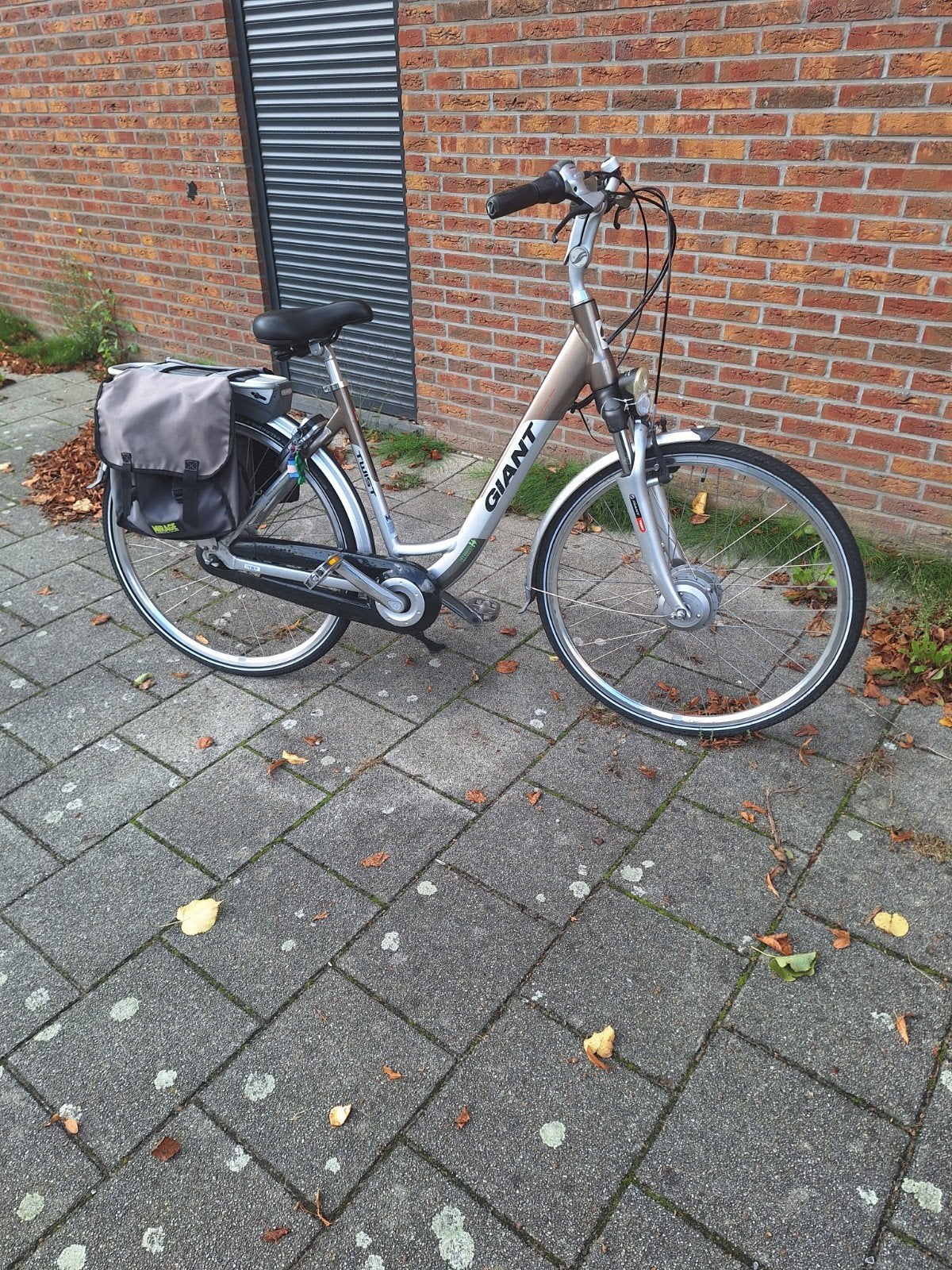 giant Twist niet meer electrische 28inch 56 cm zie foto's

F, Ophalen of Verzenden, Gebruikt, Overige merken