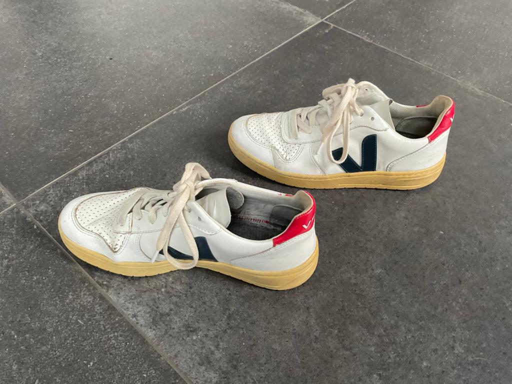 Veja lage sneakers maat 39, Kleding | Dames, Schoenen, Ophalen, Wit, Sneakers of Gympen, Gedragen