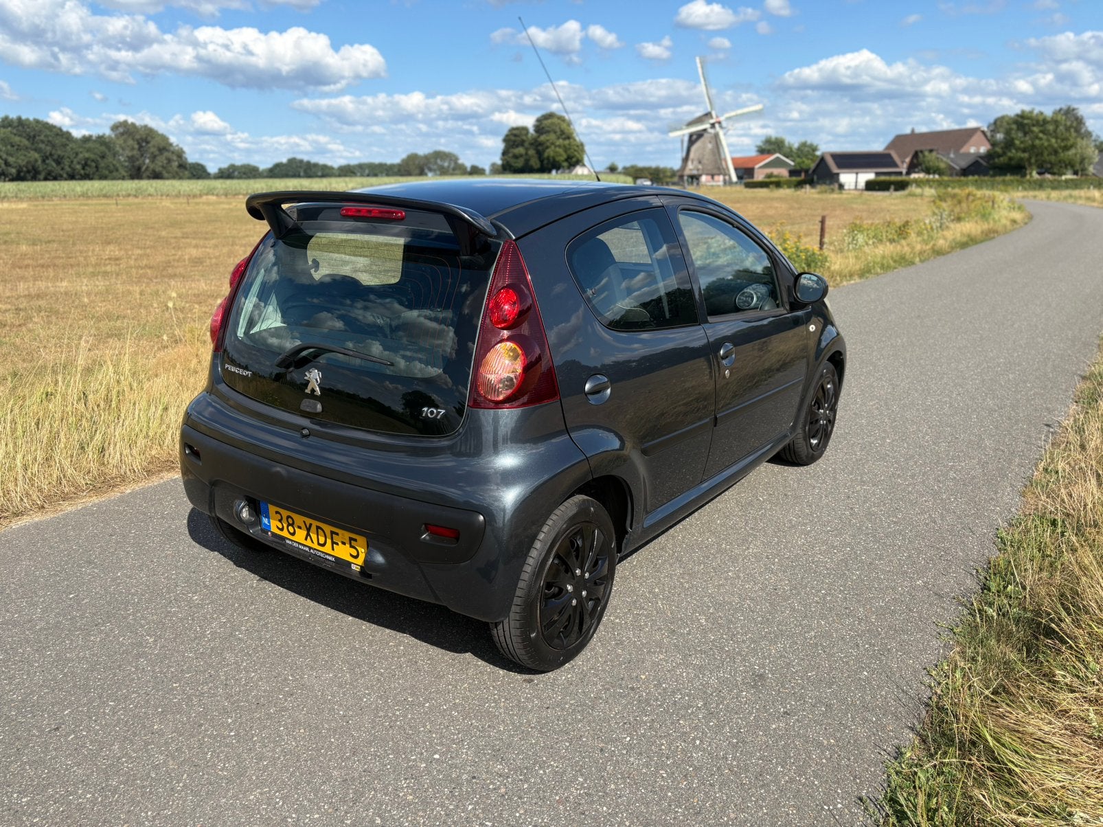 Peugeot 107 Facelift! Carplay! Airco! Elektrisch pakket! APK, Voorwielaandrijving, 4 stoelen, Origineel Nederlands, Bedrijf