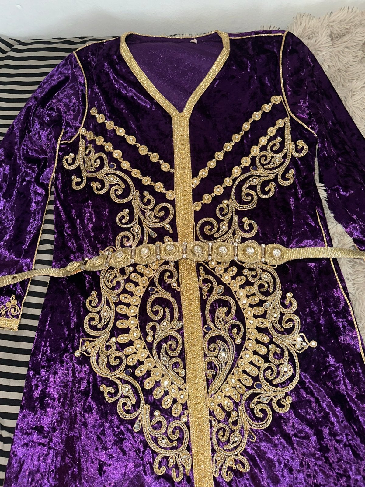 Paarse Kaftan met Gouden Borduurwerk en Riem, Paars, Zo goed als nieuw, Onder de knie, Ophalen