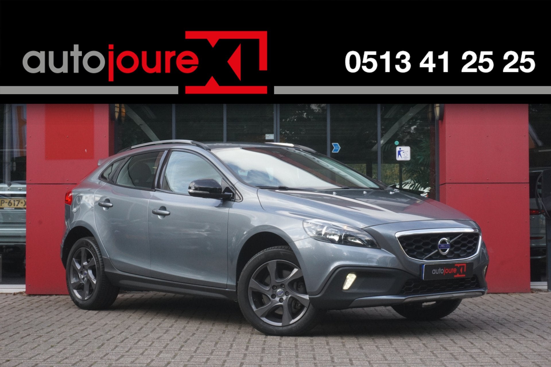 Volvo V40 Cross Country 2.0 T5 AWD Momentum 245 pk | Origine, Auto's, Volvo, Automaat, Dealer onderhouden, Stof, Gebruikt