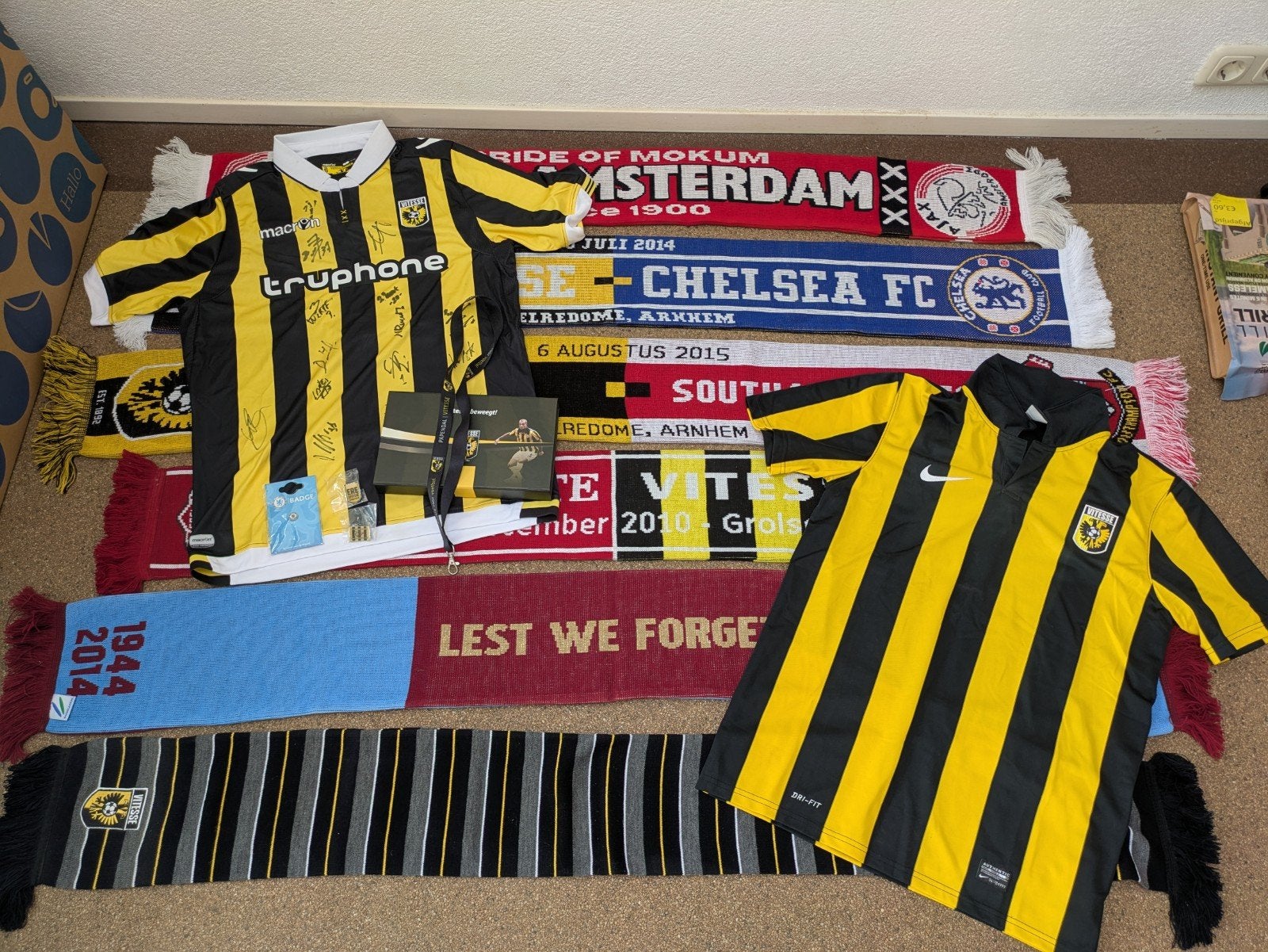 Vitesse sjaals en shirts 2012-2016, Ophalen of Verzenden, Zo goed als nieuw, Vitesse, Shirt