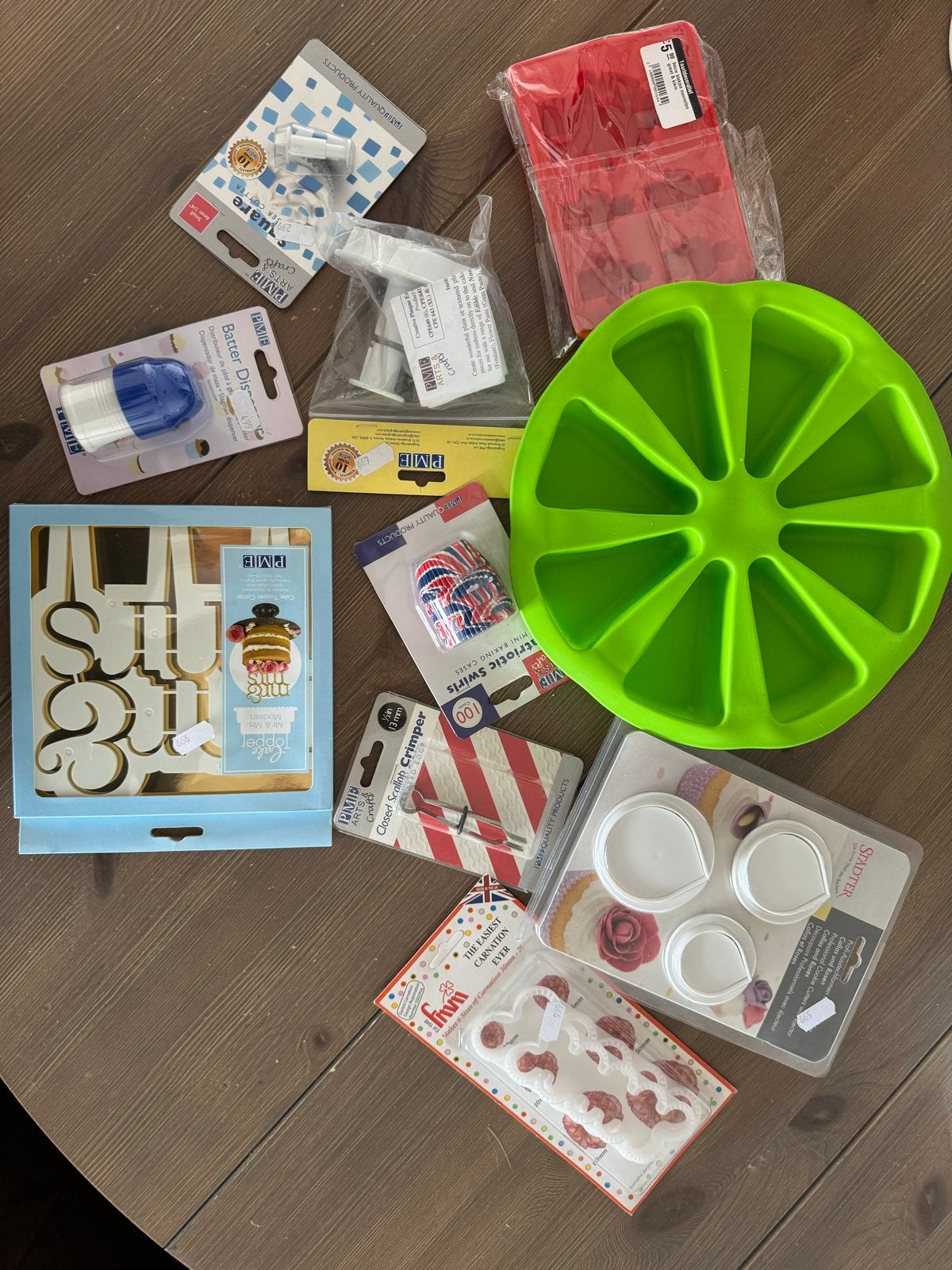 Bakbenodigdheden set: vormen, uitstekers, decoratie, Ophalen of Verzenden, Nieuw, Taarten of Cupcakes, Overige typen