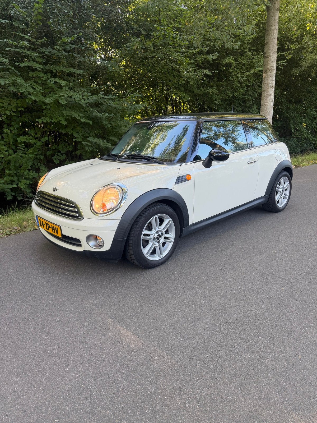 Mini 1.6 16V Cooper 2008 Wit leuke opties apk, Auto's, Voorwielaandrijving, Parkeersensor, 750 kg, 4 cilinders