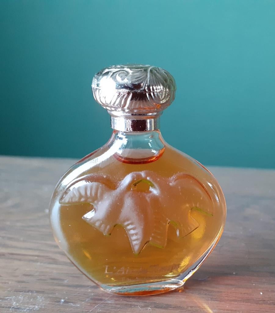 Nina RICCI miniatuur, Verzamelen, Ophalen of Verzenden, Zo goed als nieuw, Miniatuur, Gevuld