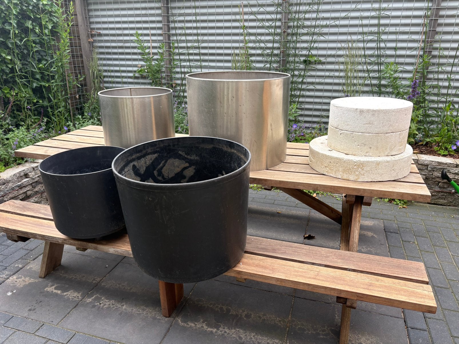 RVS plantenbakken met wieltjes, Ophalen, Minder dan 60 cm, Rond, Zo goed als nieuw