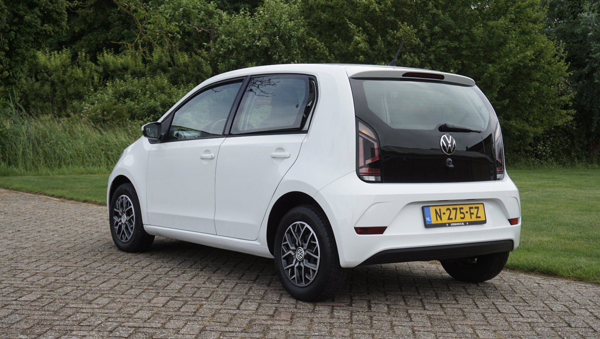 Volkswagen Up! 1.0 Airco 5 Drs, Auto's, Gebruikt, 4 stoelen, Origineel Nederlands, Bedrijf