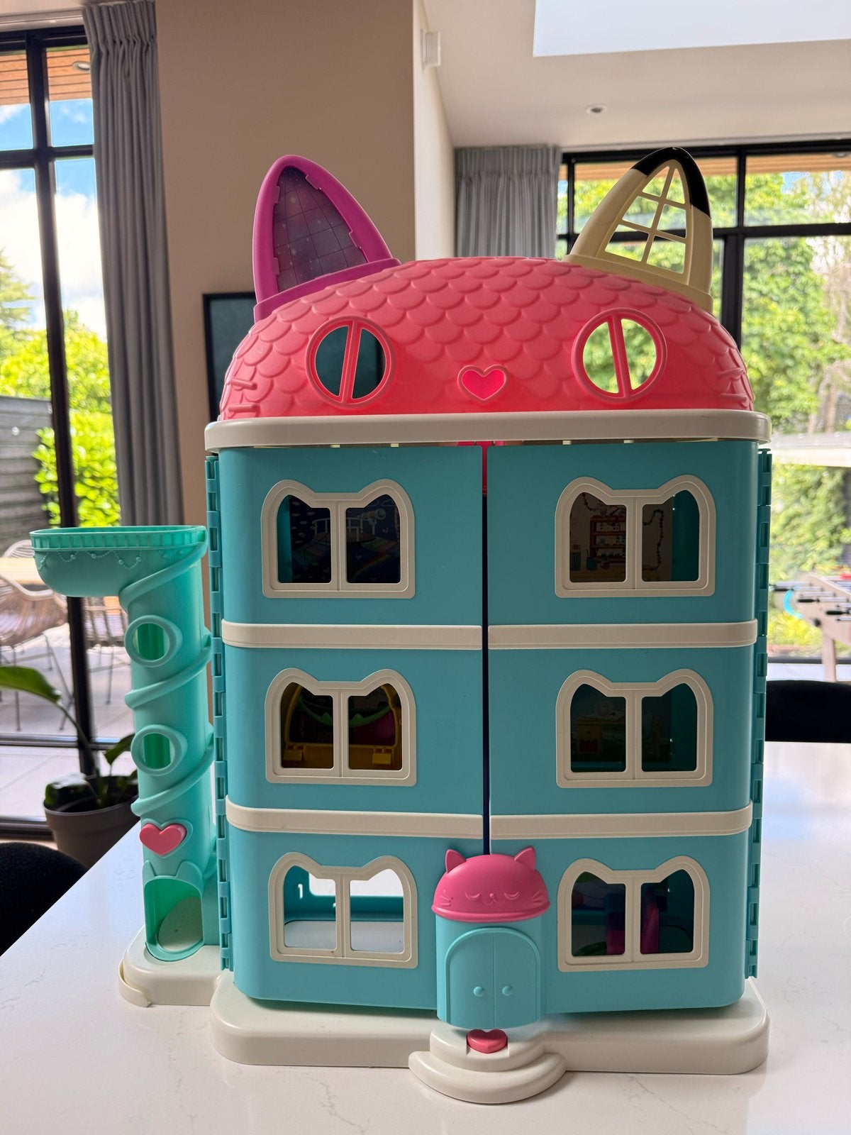 Gabby's Poppenhuis met veel accessoires en poppen, Ophalen of Verzenden, Zo goed als nieuw, Meisje