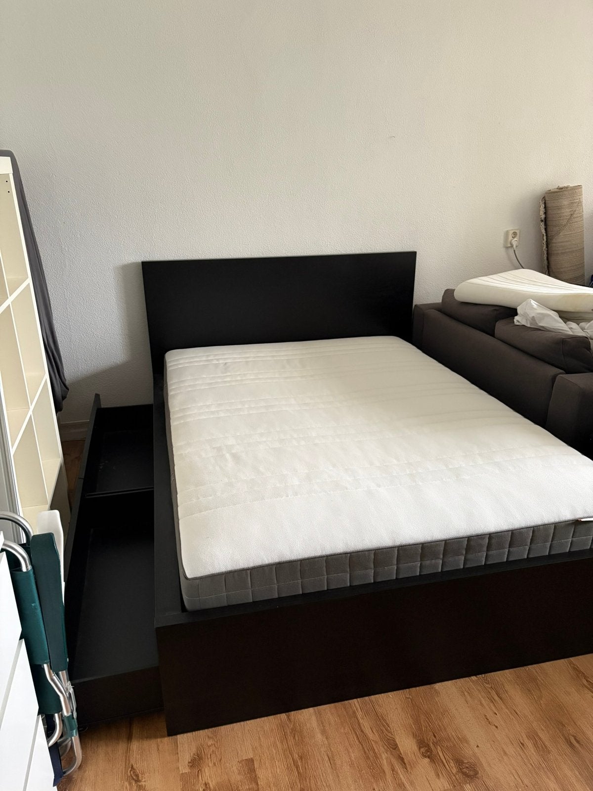Ikea MALM bed (twijfelaar) + HÖVÅG matras, Huis en Inrichting, Ophalen, Gebruikt, Wit, 140 cm