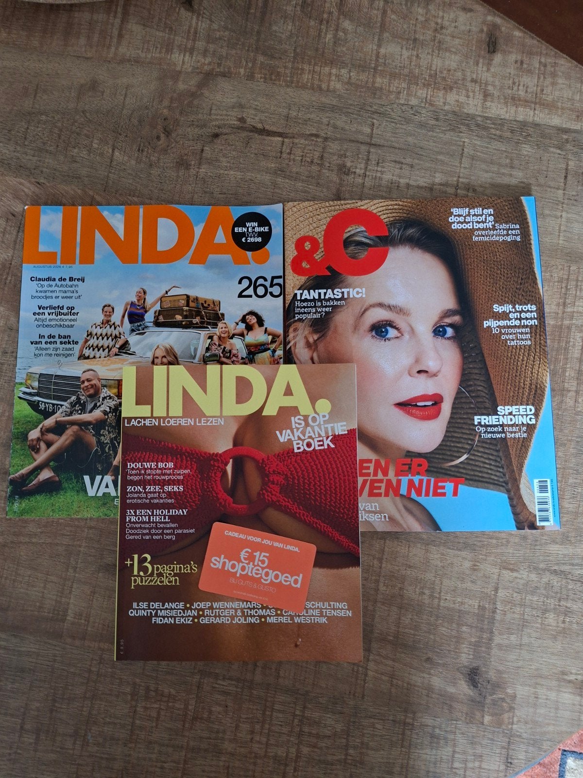Linda magazine 265 en vakantie boek & chantal, Boeken, Ophalen of Verzenden, Zo goed als nieuw, Damesbladen