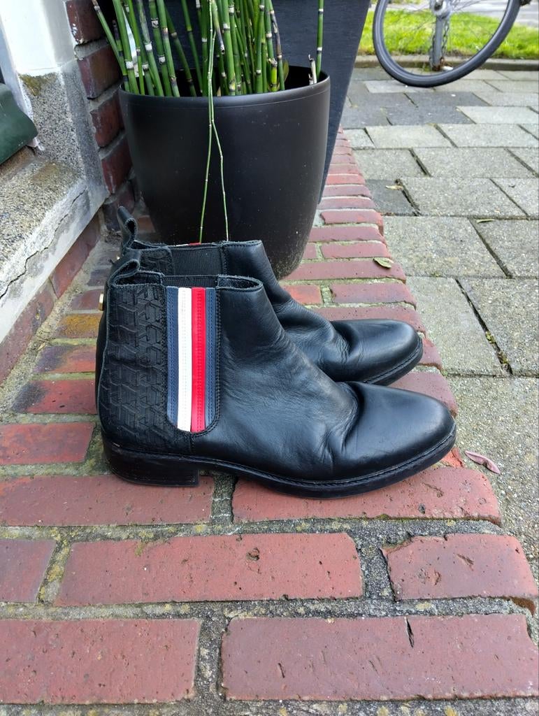 Tommy Hilfiger enkellaarsjes, Schoenen met lage hakken, Zwart, Ophalen of Verzenden, Zo goed als nieuw