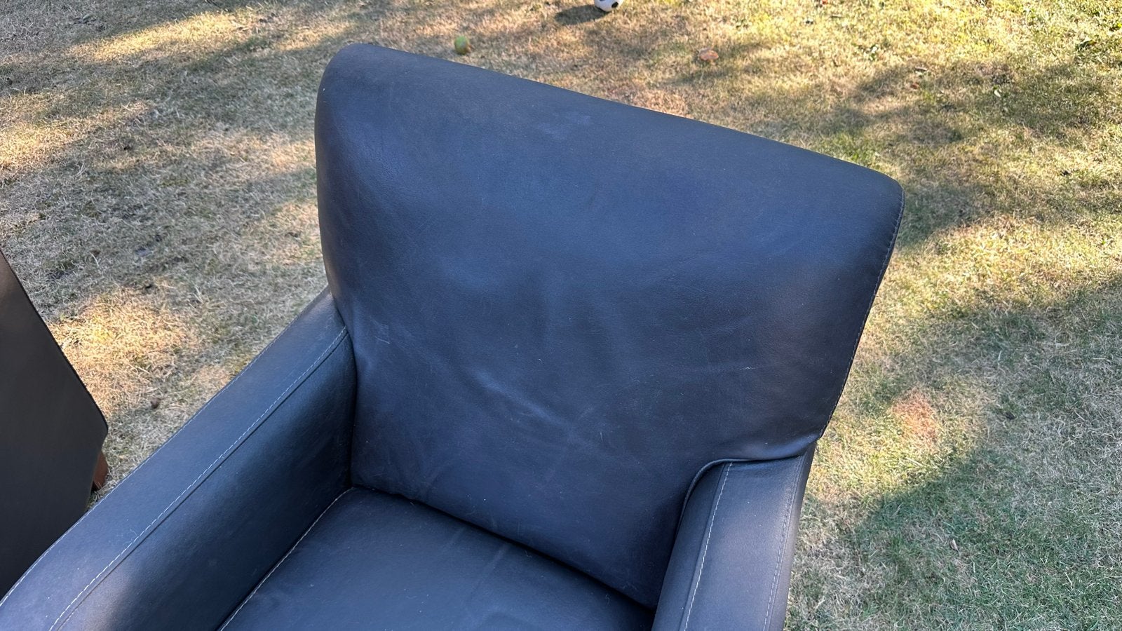 Twee leren rookstoelen - Opknappers, Huis en Inrichting, Fauteuils, Ophalen, Gebruikt, Leer