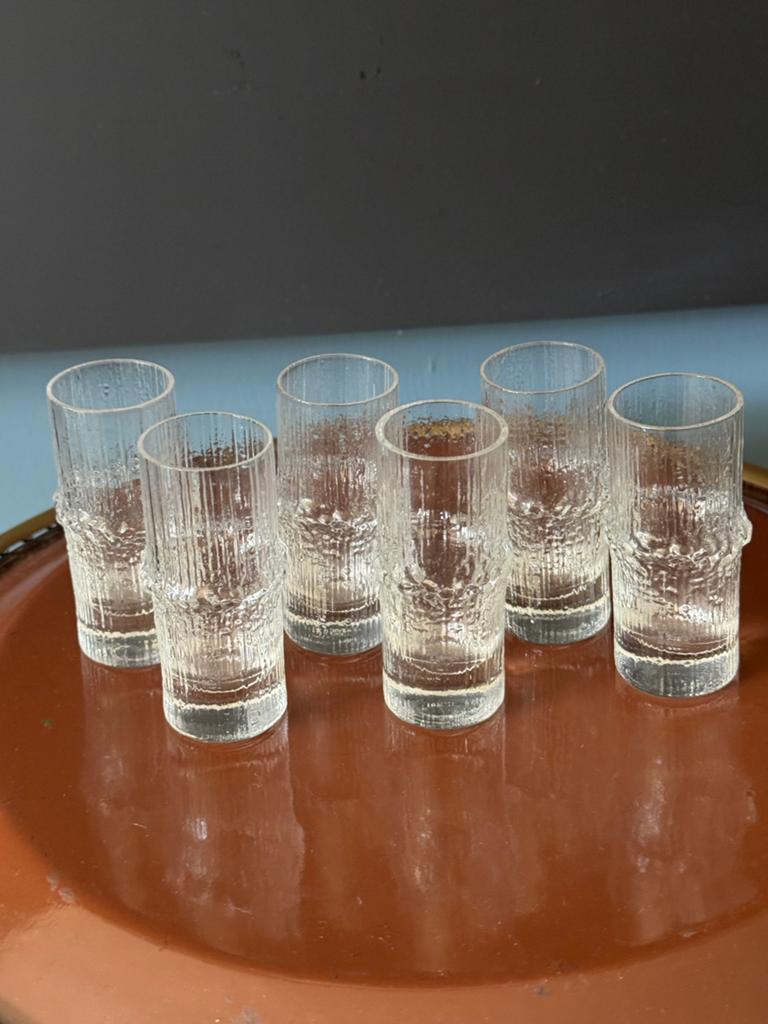 Littala Niva - Borrelglaasjes - Ontw: Tapio Wirkkala - '70s., Verzamelen, Glas en Borrelglaasjes, Ophalen of Verzenden, Zo goed als nieuw
