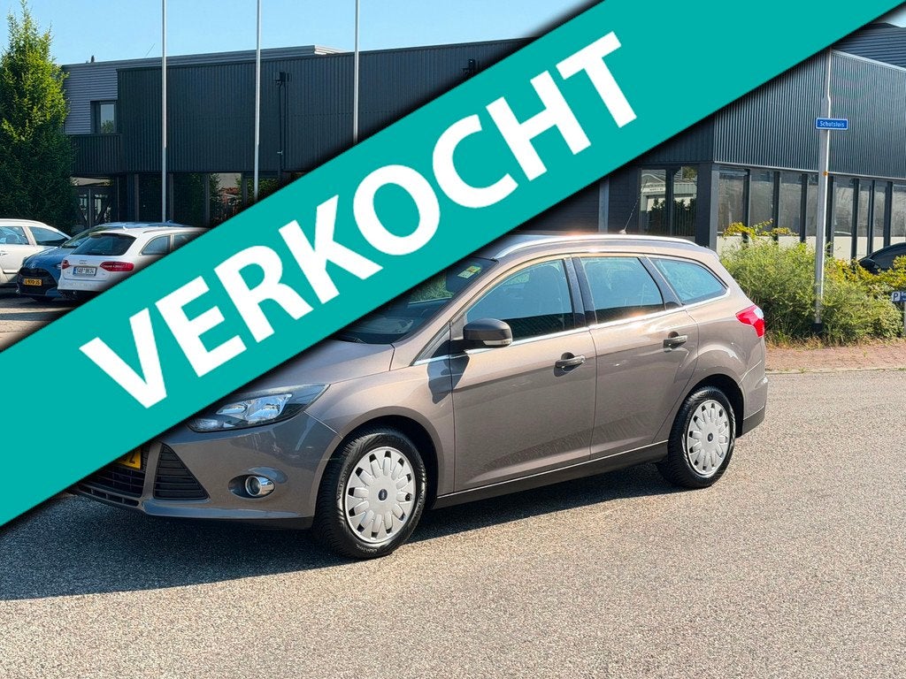 Ford Focus Wagon 1.6 TDCI Titanium Navi Airco Trekhaak, Euro 5, Gebruikt, 4 cilinders, Bruin