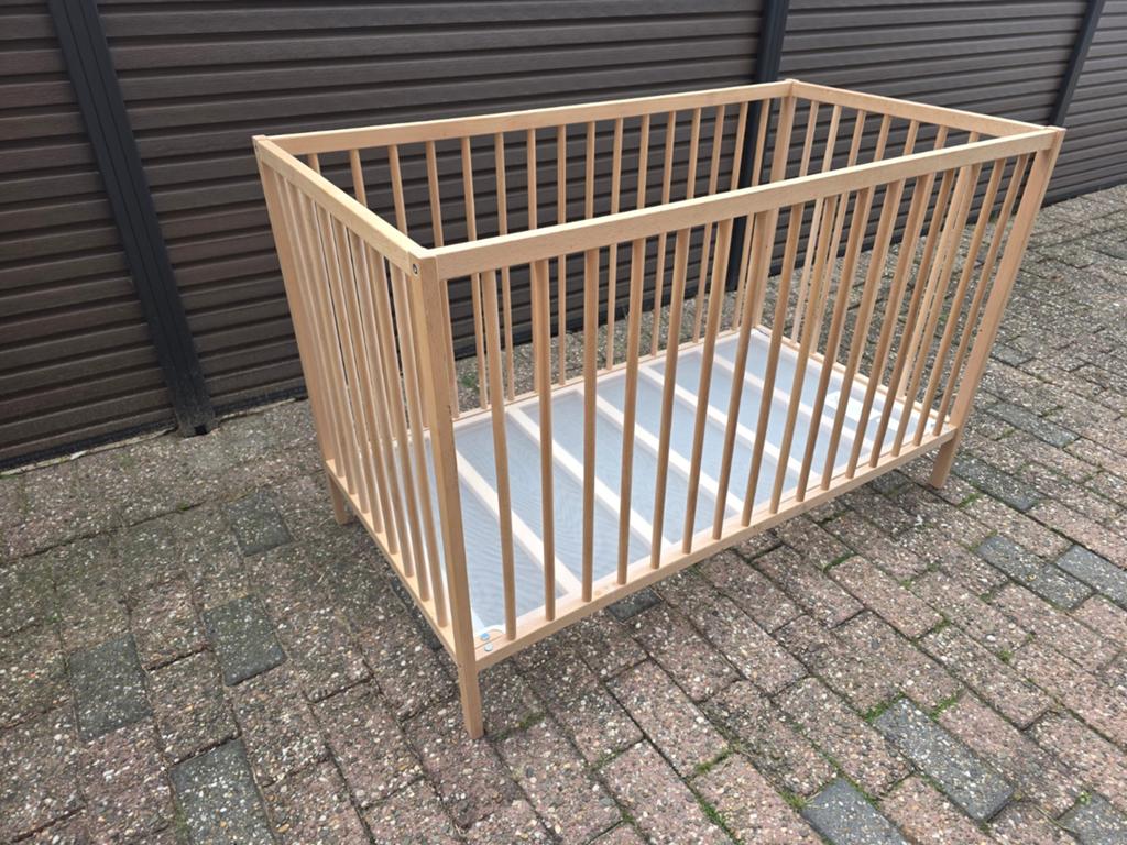 Ikea ledikant babybedje GRATIS, Kinderen en Baby's, Babywiegjes en Ledikanten, Ophalen of Verzenden, Gebruikt, Ledikant