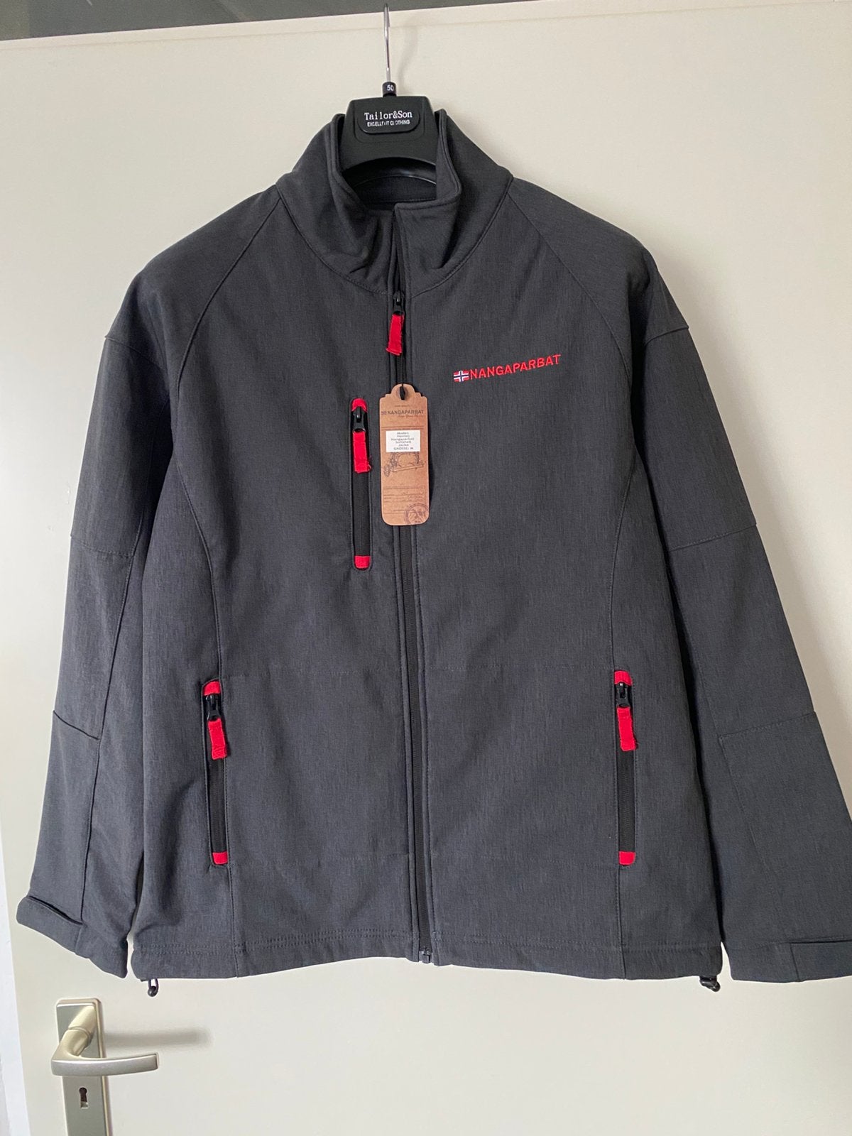 Nieuw Softshell jack maat M ( 50 ) merk Nangaparbat, Ophalen of Verzenden, Nieuw, Maat 48/50 (M), Grijs