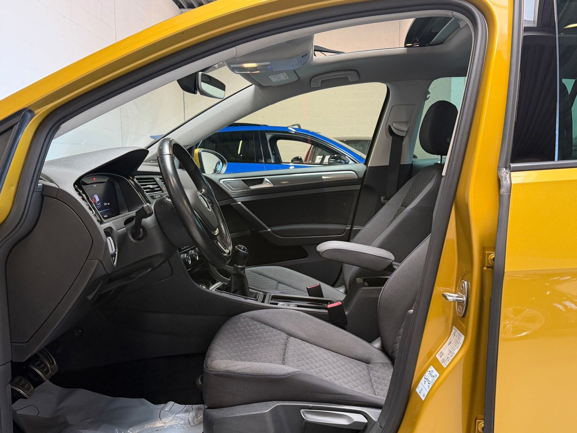 Volkswagen Golf 1.0 TSI R Line Join - PANORAMDAK - VIRTUAL -, Auto's, Dealer onderhouden, Stof, Gebruikt, Zwart