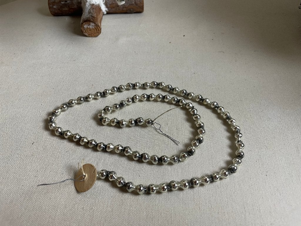 Oude kleine kerstslinger met kleine kralen, Diversen, Ophalen of Verzenden, Gebruikt