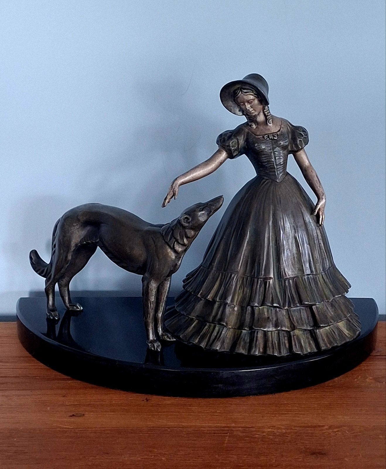 Antieke Art Deco Sculptuur - Dame met Windhond -  Roux, Ophalen