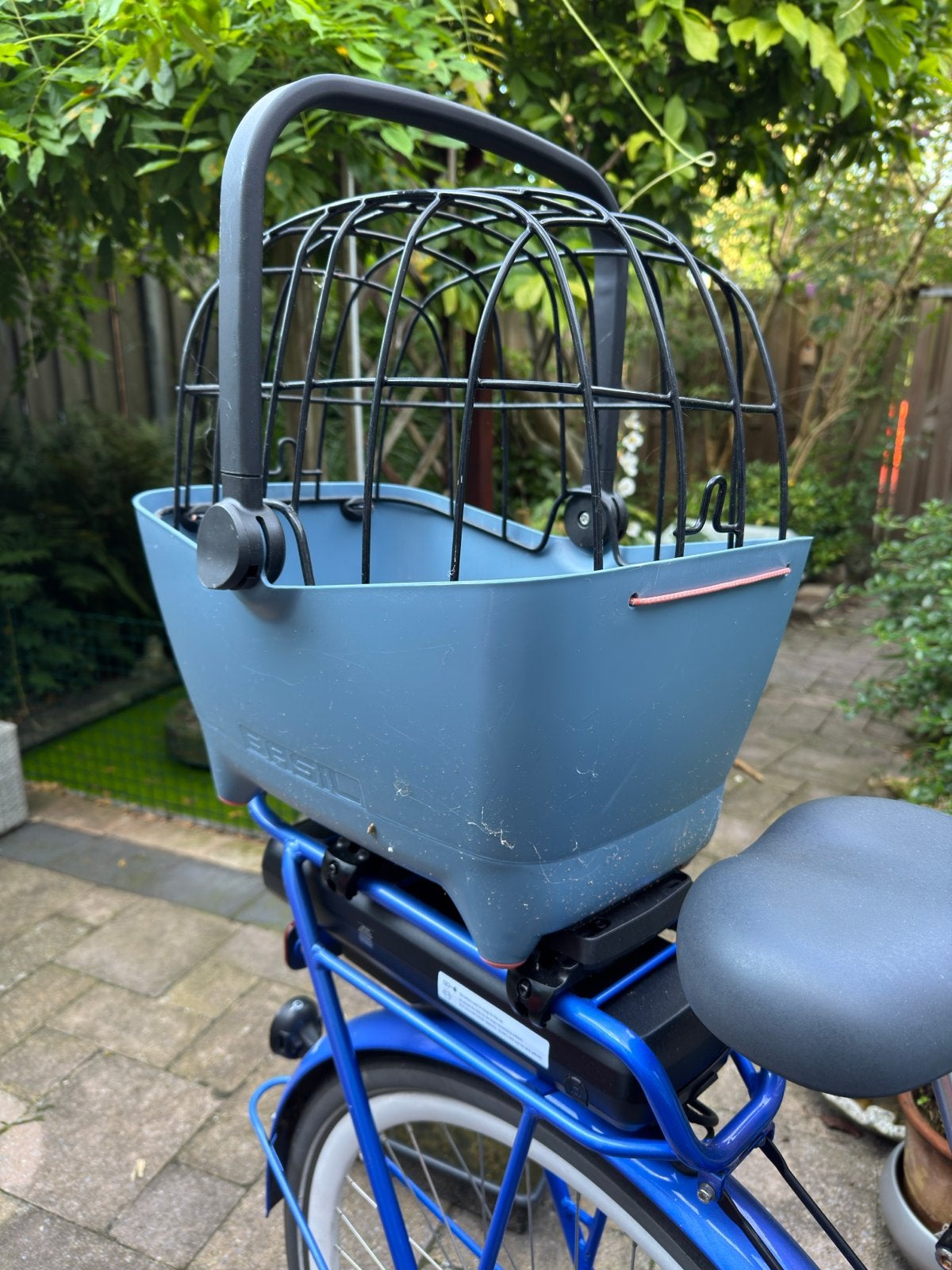 Basil fietsmand voor honden met MIK adapterplaat, Ophalen of Verzenden, Zo goed als nieuw, Fietsmand