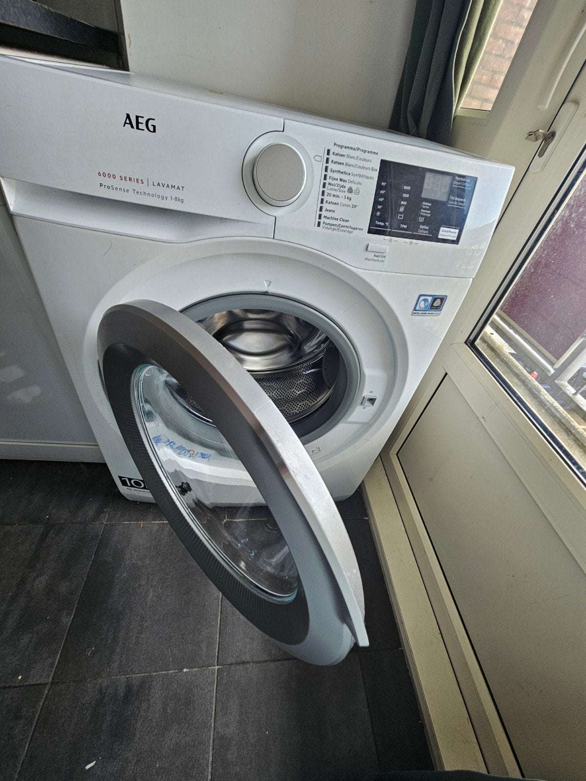 Wasmachine AEG 6000 series LAVAMAT 1-8kg, 6 tot 8 kg, Ophalen, 1200 tot 1600 toeren, 85 tot 90 cm