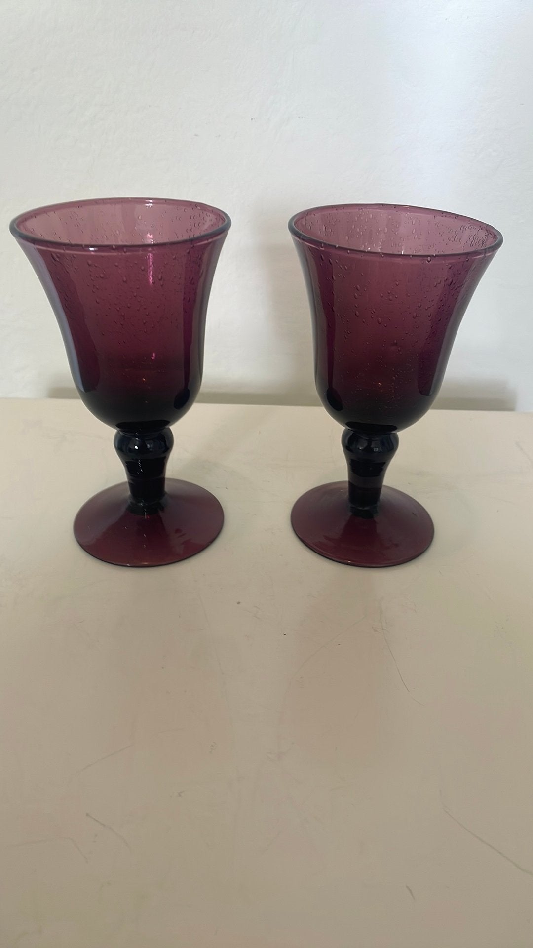 2 vintage paarse mondgeblazen kelkglazen van bubbelglas, Ophalen of Verzenden