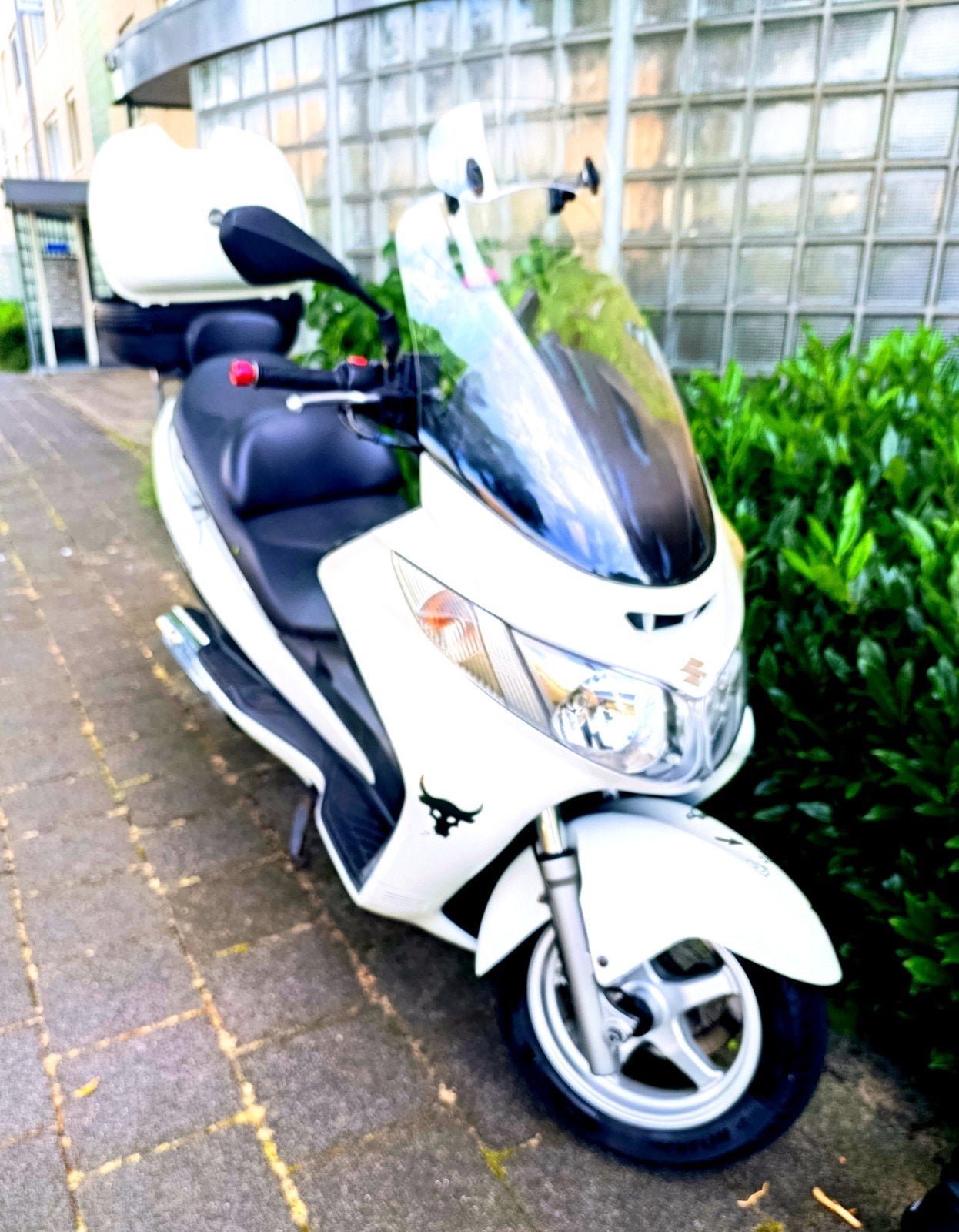 Suzuki Burgman 400,white  with 25000,als neuw, 400 cc, Scooter, Occasion, Particulier