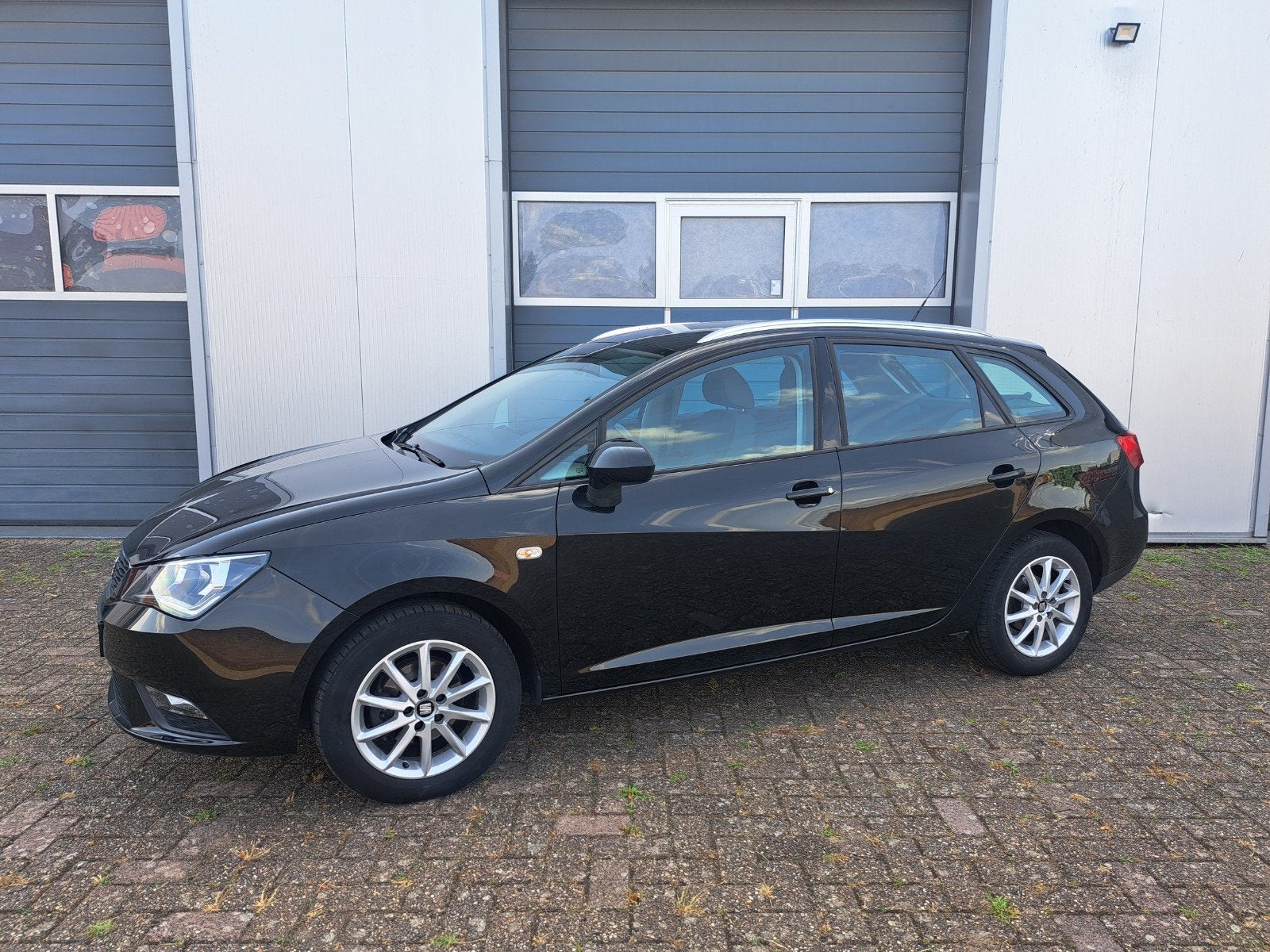 Seat Ibiza ST 1.0 EcoTsi Style Connect BJ 2016, Voorwielaandrijving, 40 €/maand, Origineel Nederlands, Handgeschakeld